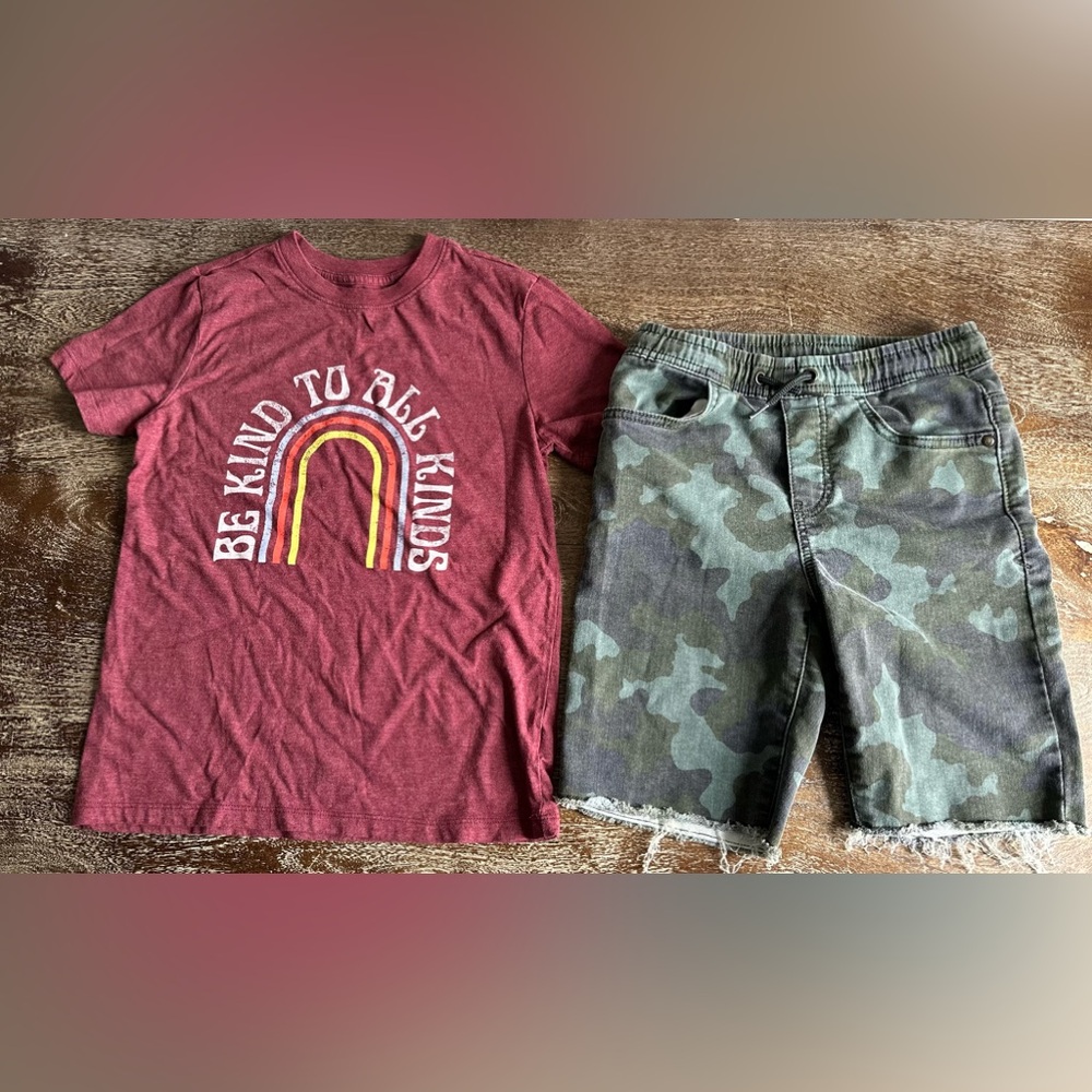 Boys Size Medium (8/10) Camo/Graphic Tee Outfit